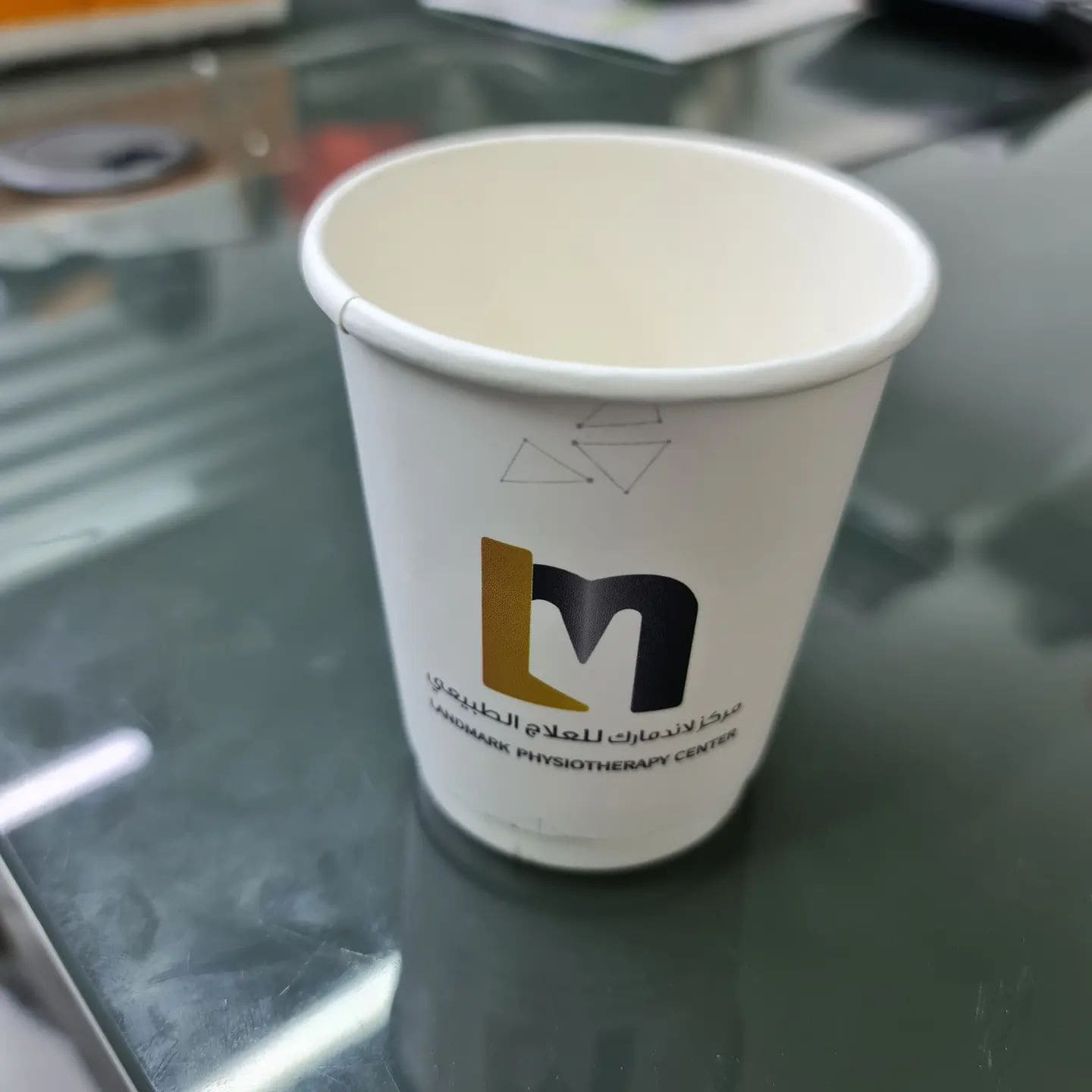 كوب ورقي مطبوع - خدمات الطباعة على الأكواب